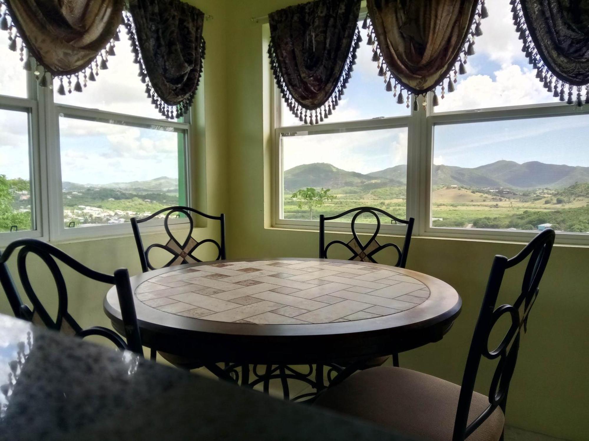 Zeus Estate Guesthouse St. John's Ngoại thất bức ảnh