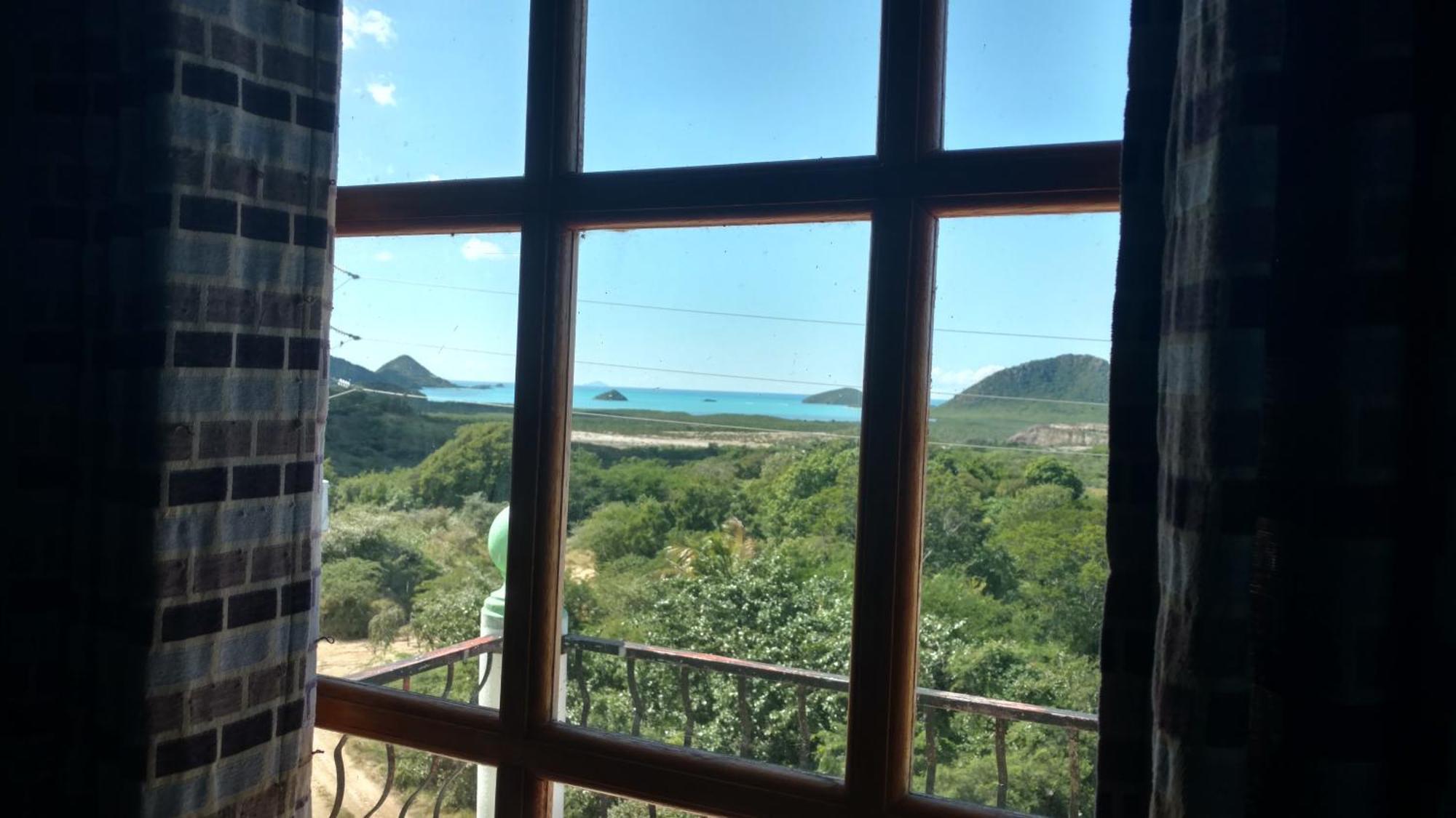 Zeus Estate Guesthouse St. John's Ngoại thất bức ảnh