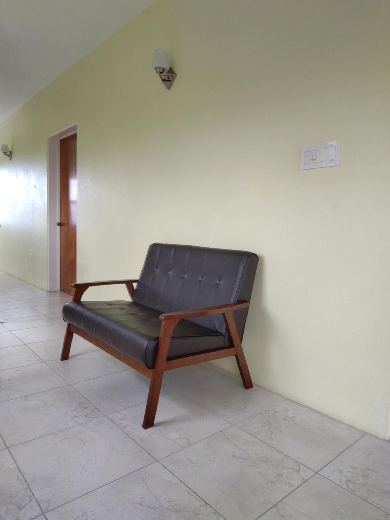 Zeus Estate Guesthouse St. John's Phòng bức ảnh